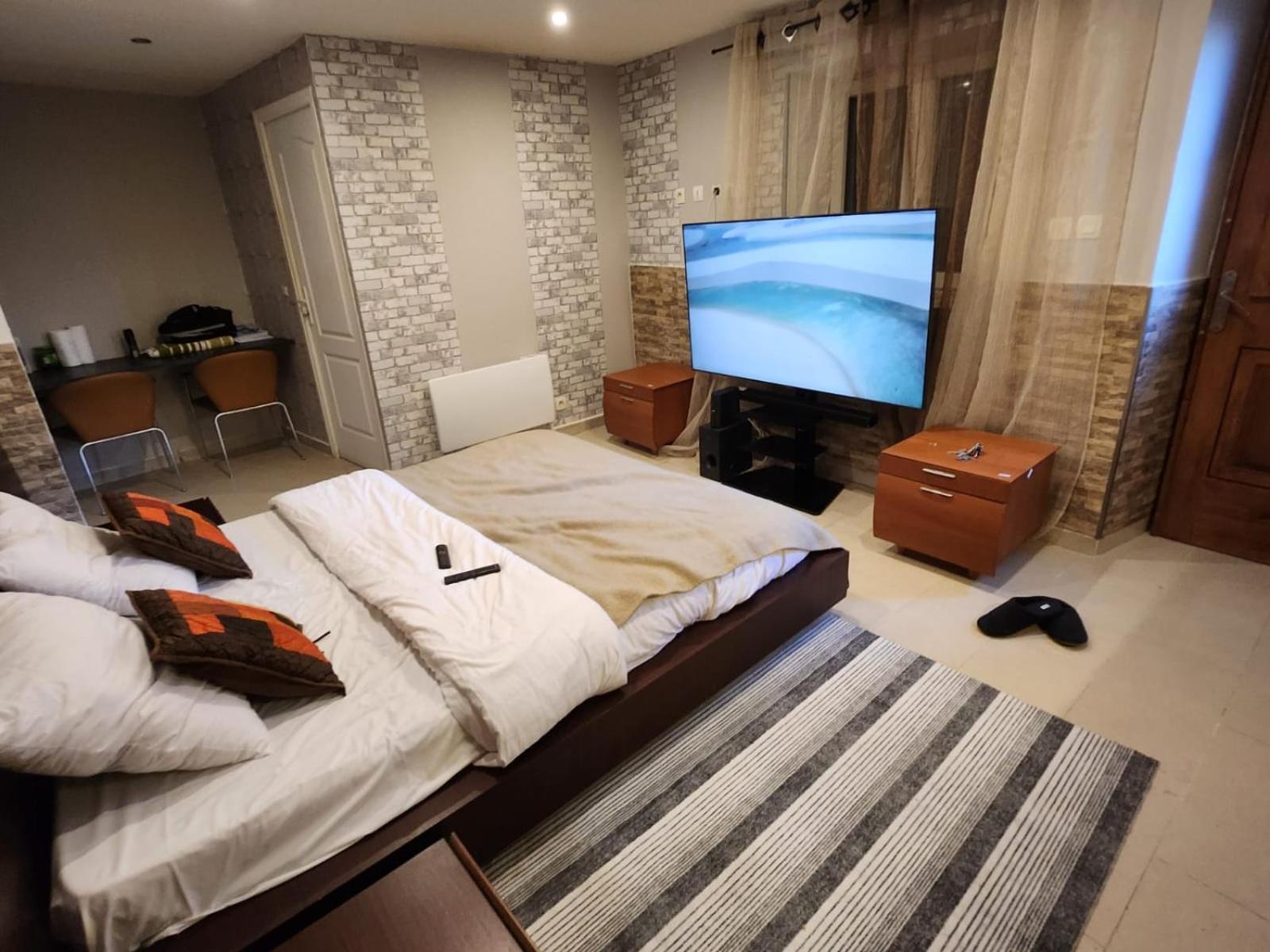 Nuit Aimable Apartment Биот Екстериор снимка